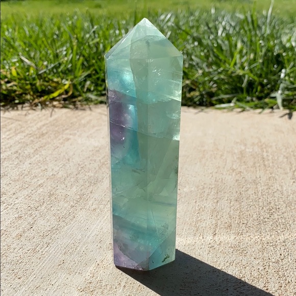 Fluorite point - Picture 2 of 8